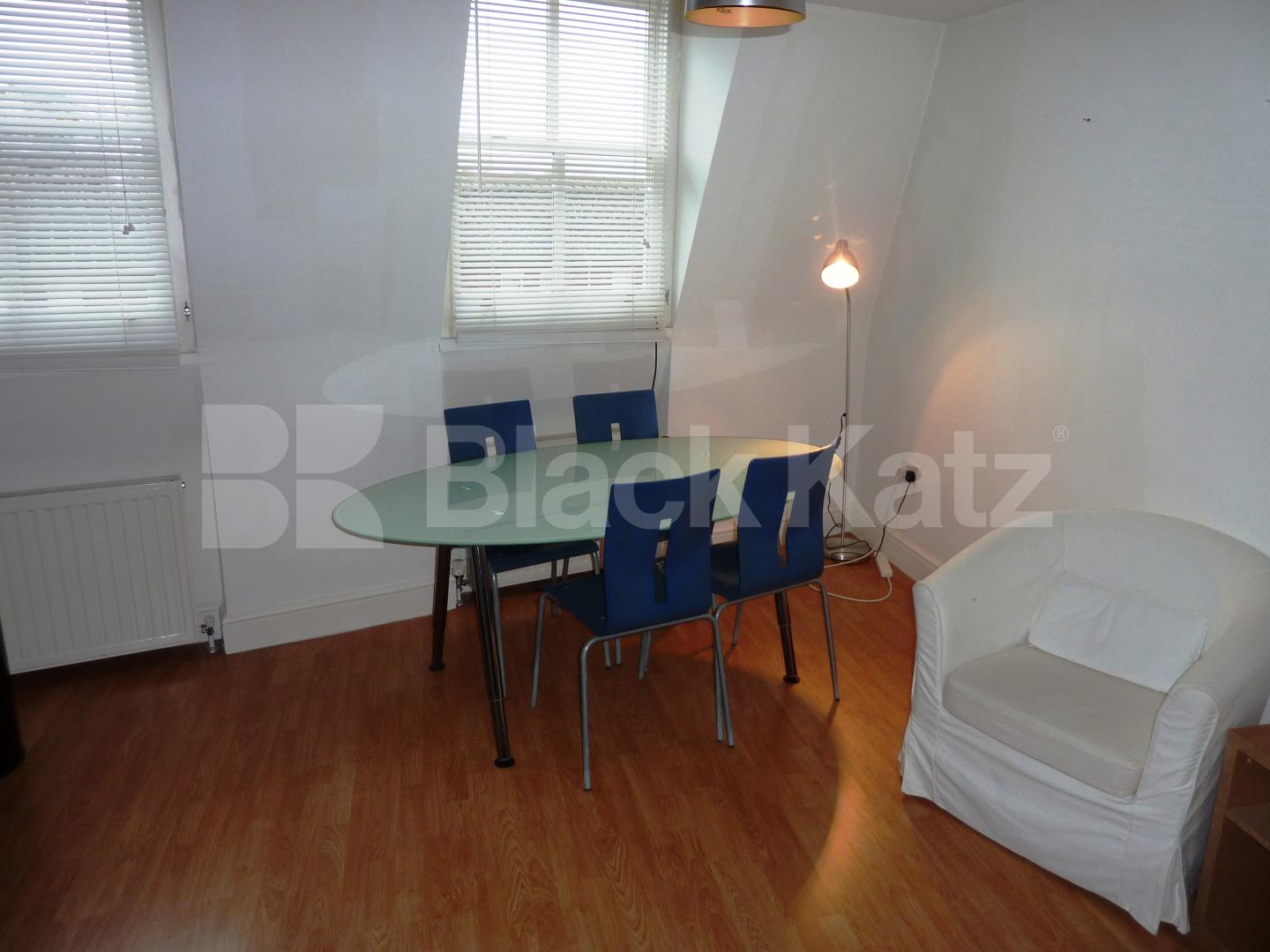 			MINS TO POTOBELLO ROAD MARKET!, 1 Bedroom, 1 bath, 1 reception Flat			 Portobello Road, NOTTINGHILL/LADBROKE GROVE